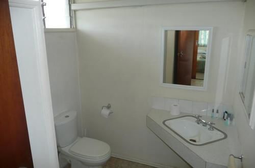 Ocean Breeze Apartments Bowen Esterno foto