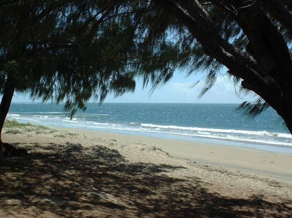 Ocean Breeze Apartments Bowen Esterno foto