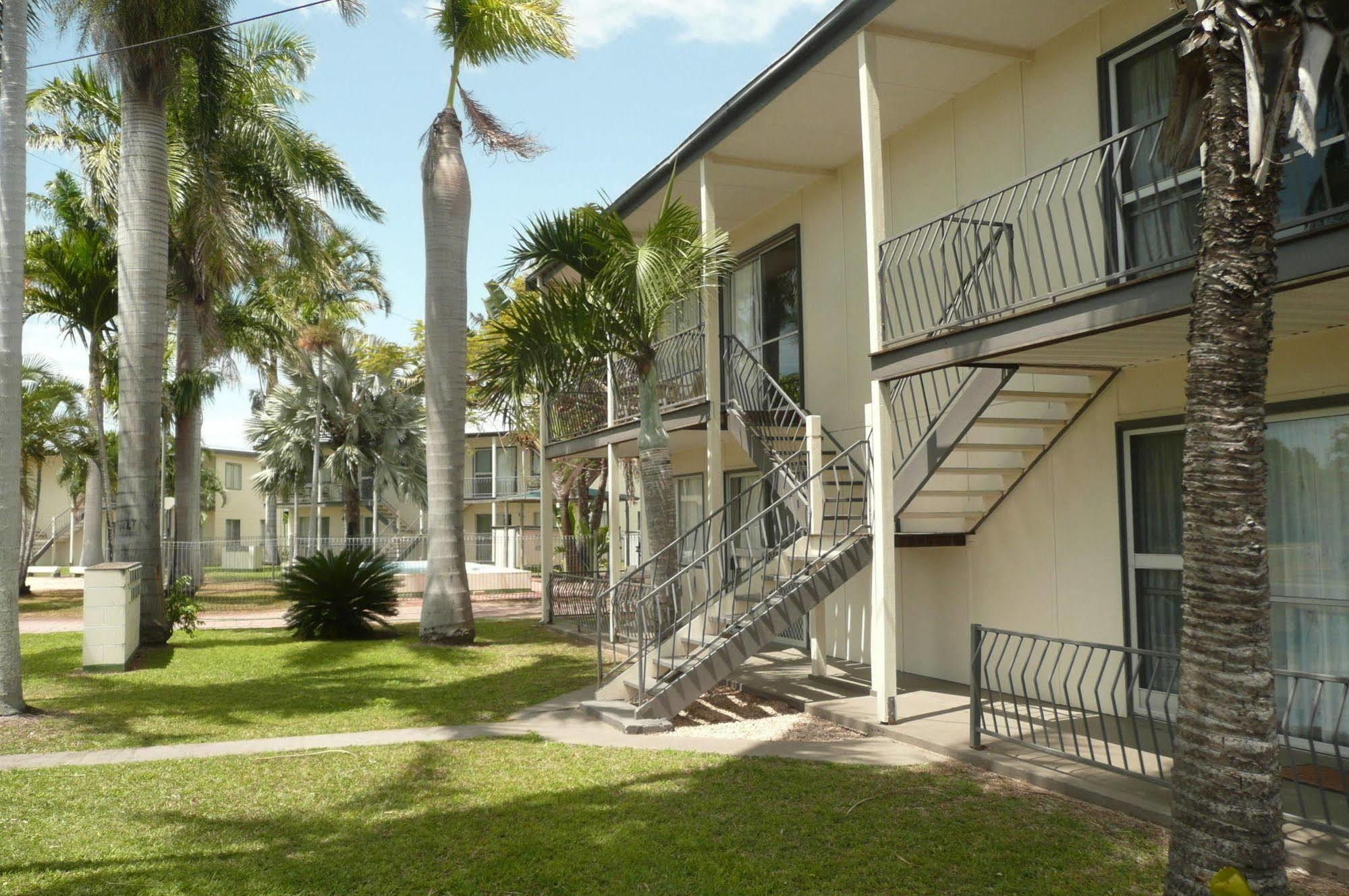 Ocean Breeze Apartments Bowen Esterno foto