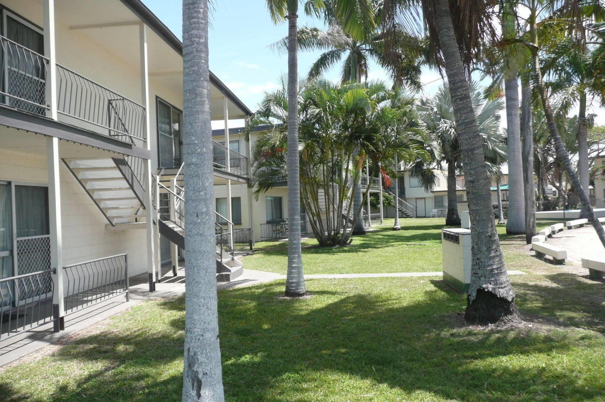 Ocean Breeze Apartments Bowen Esterno foto